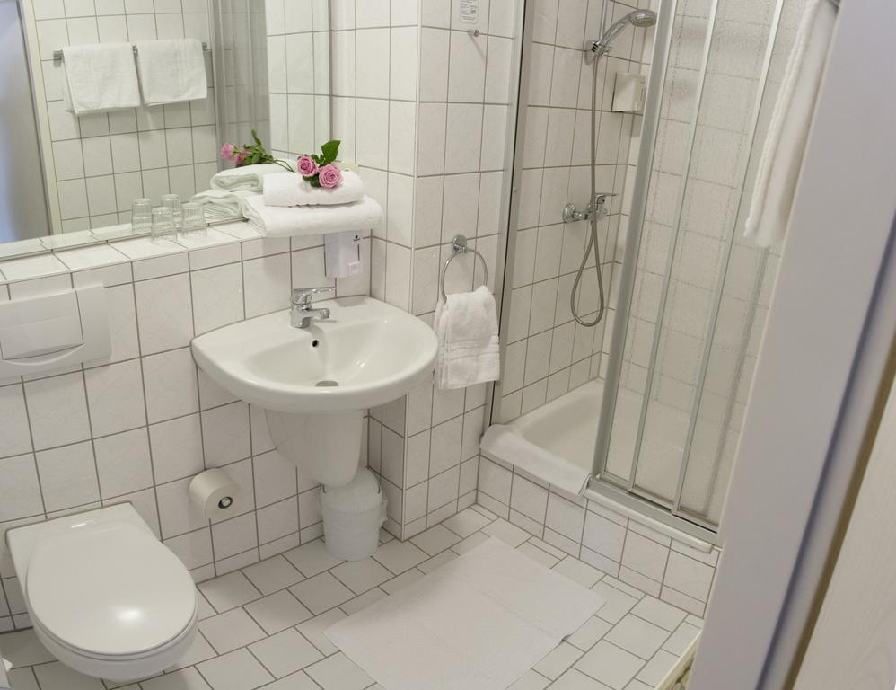 Comfort Family Room,395687298:JPEG